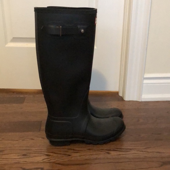 Women’s hunter boots size 10 barely worn - Picture 2 of 4